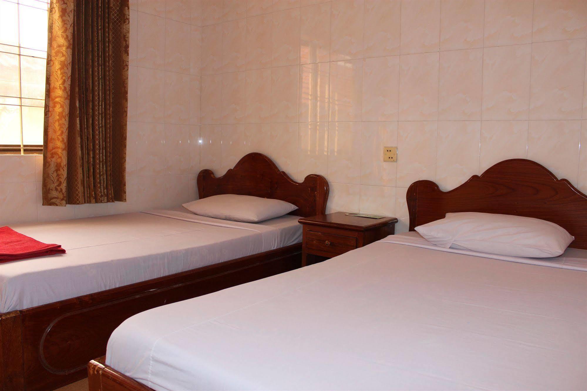 Lucky 2 Guesthouse Phnom Penh Exterior photo